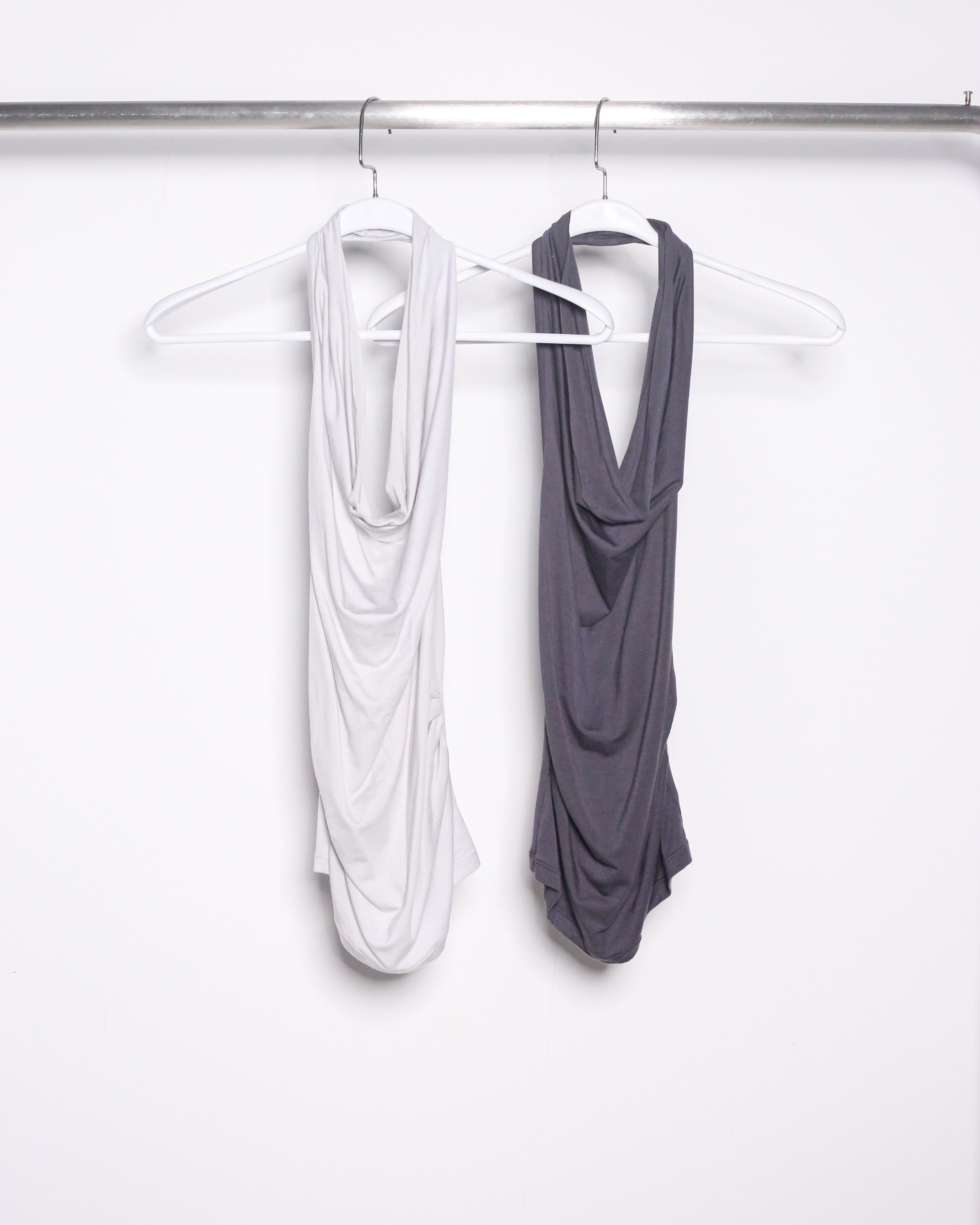 STRETCHY BACKLESS TURTLENECK