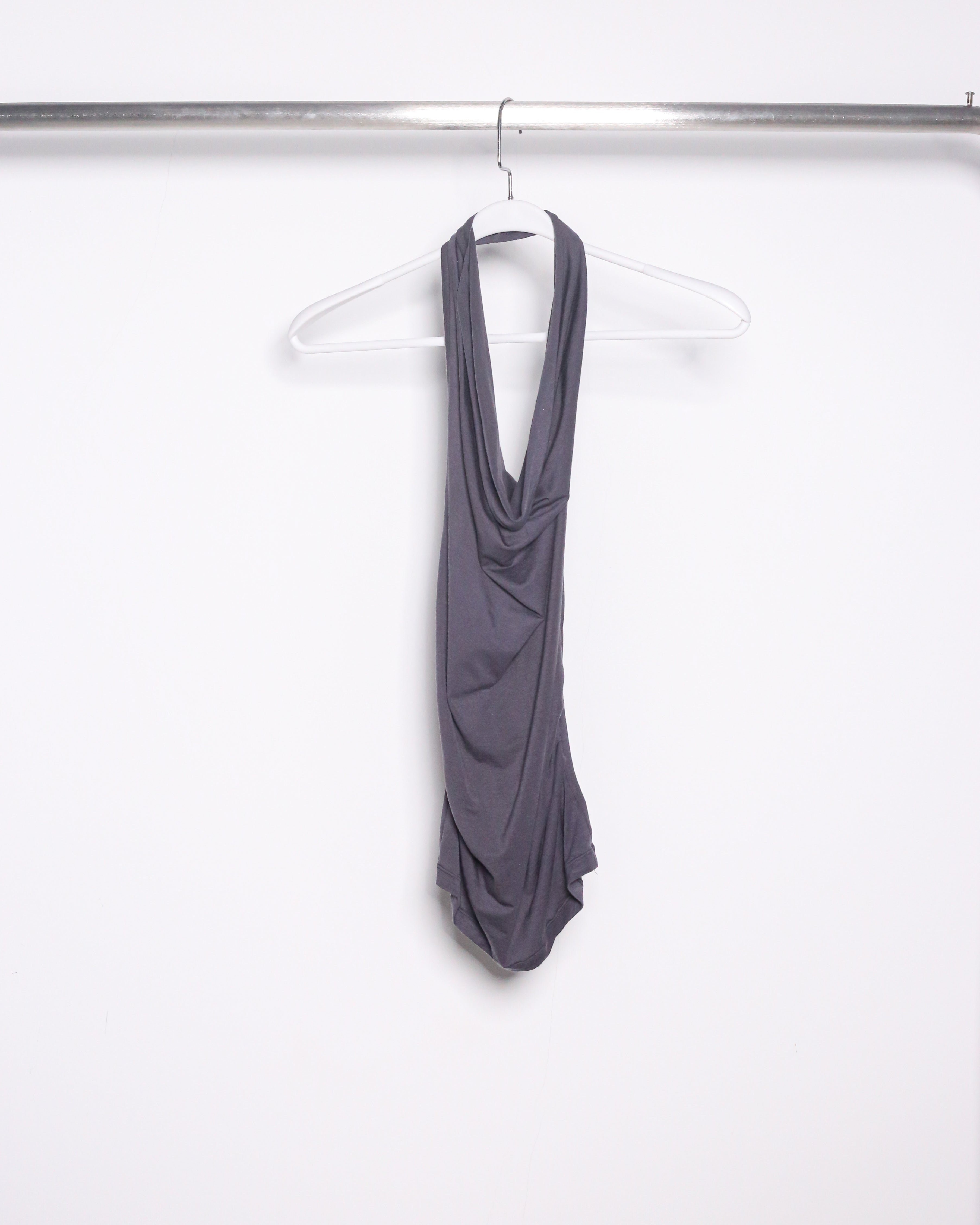 STRETCHY BACKLESS TURTLENECK