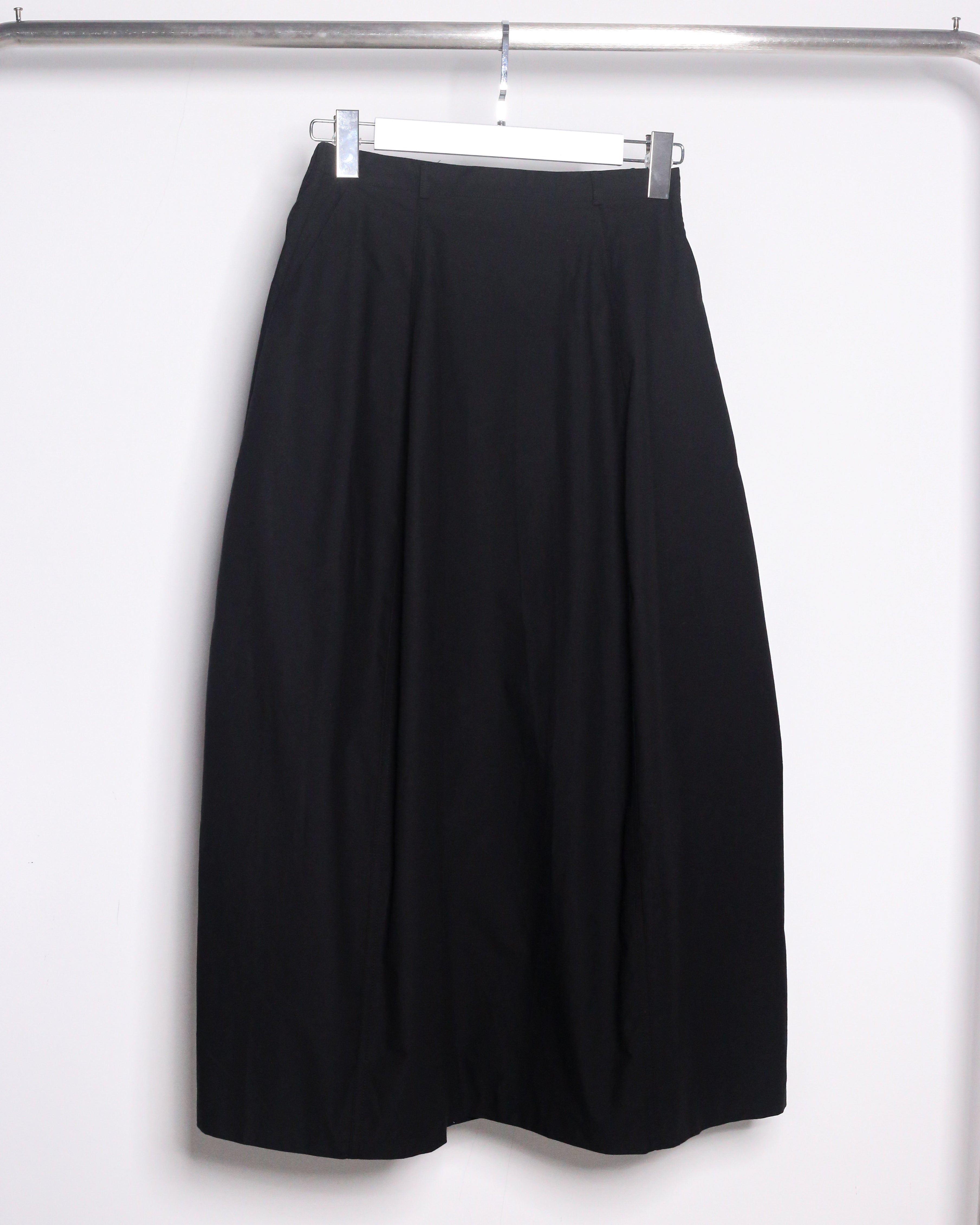 STRUCTURED MAXI SKIRT